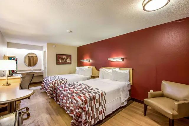 غرفة بسريرين مزدوجين، Red Roof Inn Detroit - Plymouth/Canton 2/3