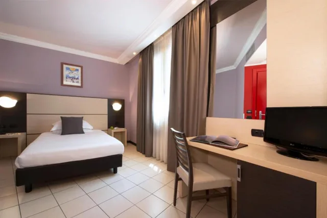 غرفة قياسية بسرير مزدوج، CDH Hotel La Spezia 1/3