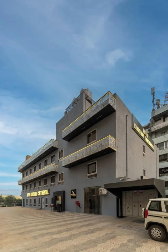 Hotel Kingsway، رايبور 36/40