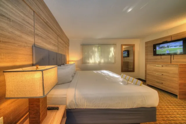 شقة ديلوكس بسرير كينج بغرفة نوم واحدة مع أريكة، Club Lux Resort By the Beach 3/8