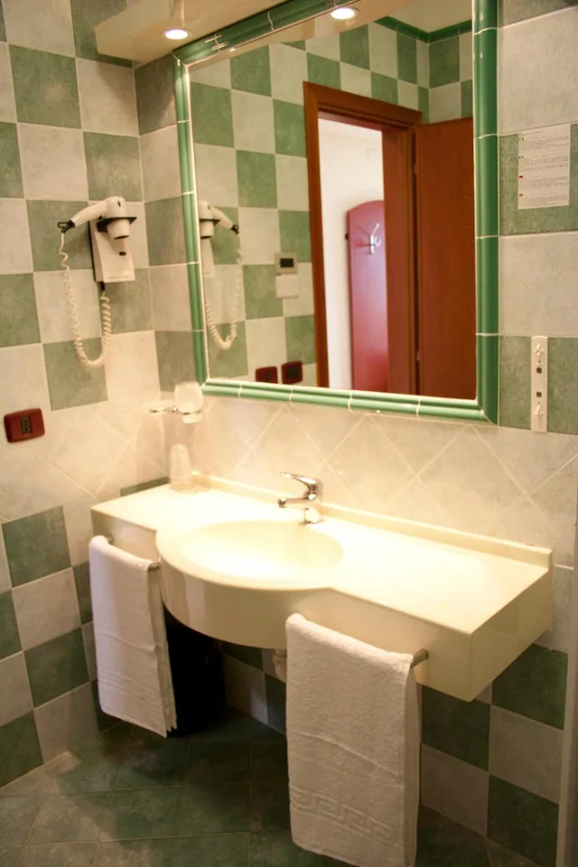 غرفة ثلاثية بشرفة، Hotel Felix 5/6