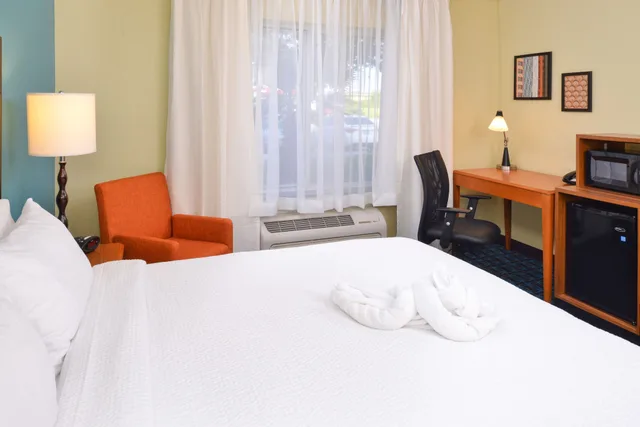 غرفة بسرير كينج، Fairfield Inn And Suites By Marriott Ft Pierce 5/8