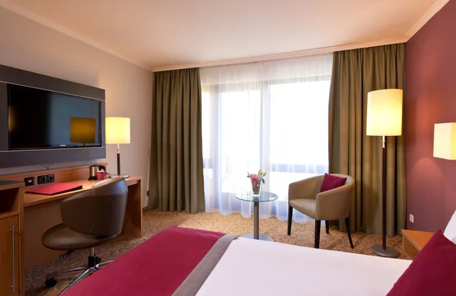 غرفة كومفورت بسرير مزدوج مع أريكة، Leonardo Royal Hotel Baden Baden 8/10