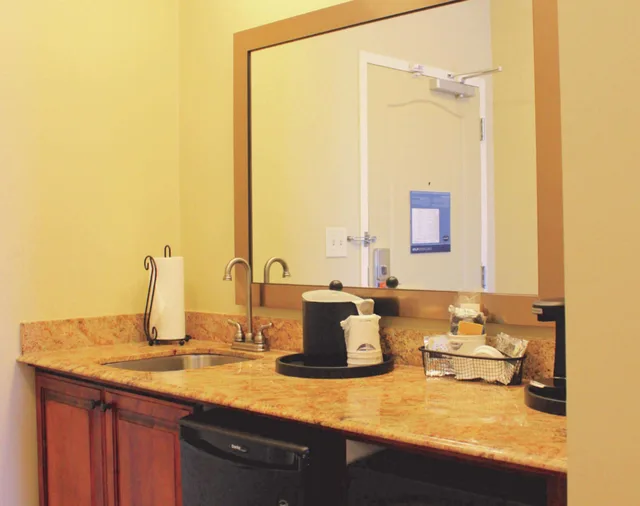 Study, King Bed, Sofa، Hampton Inn Suites Mcallen 6/6