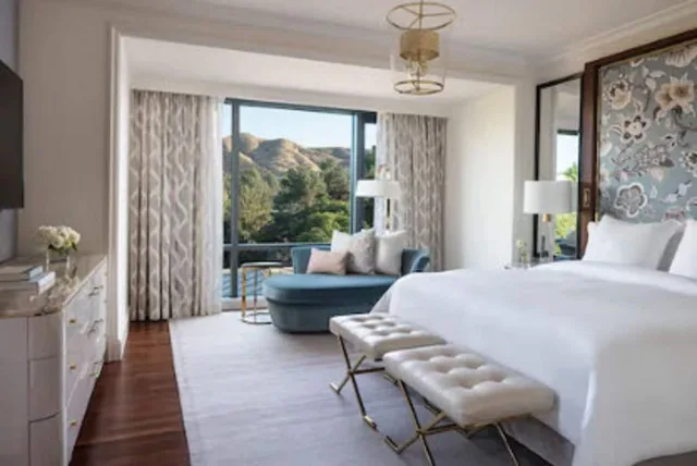 1 Bedroom, West Lake, Suite, King Bed, Corner, Four Seasons Hotel Westlake Village 3/7