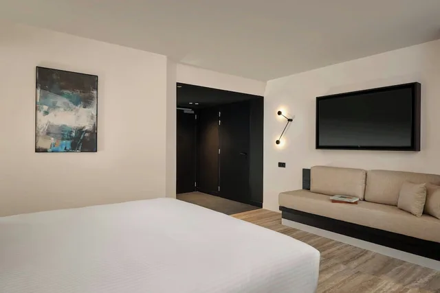 غرفة ديلوكس بسرير كينج، Courtyard by Marriott Ghent 3/10