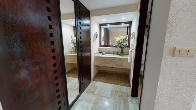 غرفة ملكية بسريرين مزدوجين بإطلالة على البحر، Park Royal Beach Ixtapa All Inclusive 8/8