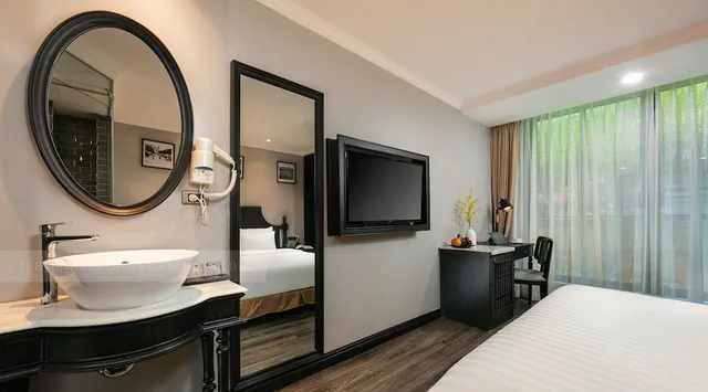 Executive, Suite, King Bed, City View, Hanoi Paradise Center Hotel & Spa 3/3