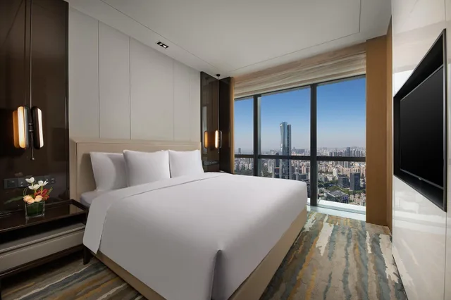 جناح رئاسي مع دخول صالة النادي، Crowne Plaza Shenzhen Nanshan 1/3