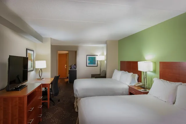 غرفة قياسية بسريرين كوين، Holiday Inn Express Hotel And Suites Birmingham Irondale East 2/10
