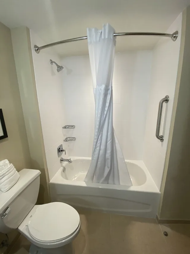 جناح بسريرين كوين مع أريكة، Comfort Suites Midland West 6/6