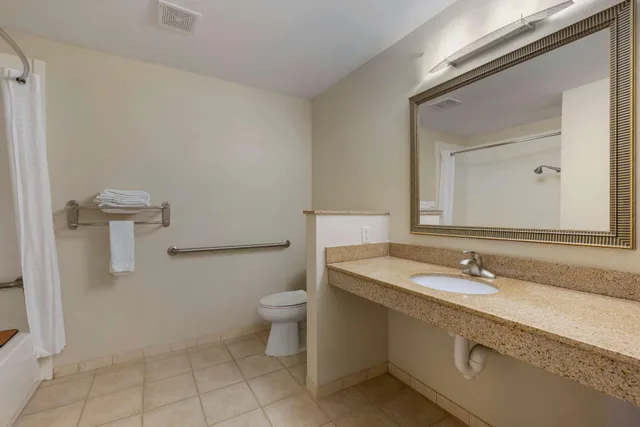 جناح لذوي الإعاقة، Best Western Plus Omaha Airport Inn 3/3