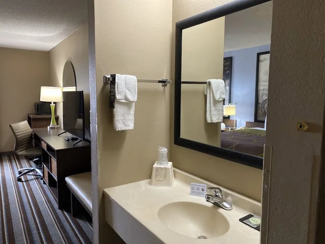 غرفة بسريرين كوين، Super 8 by Wyndham Winfield/Quail Ridge Area 3/4