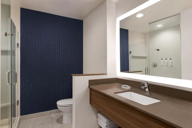 جناح تنفيذي بسرير كينج مع أريكة، Fairfield Inn & Suites by Marriott Bonita Springs 5/9