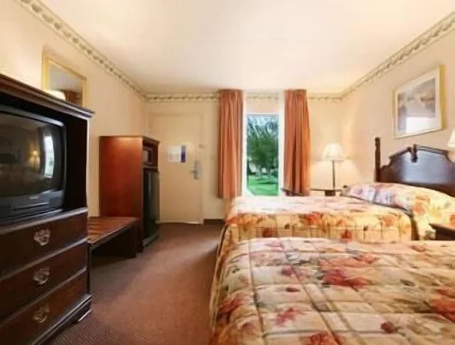 غرفة بسريرين كوين، Ramada By Wyndham Lebanon 1/3