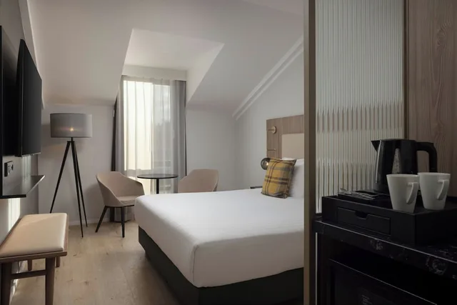 غرفة بسرير كينج، AC Hotel Inverness 6/10