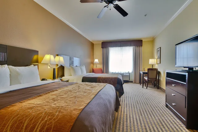 جناح بسريرين كوين مع أريكة لذوي الإعاقة، Comfort Inn and Suites Fort Worth Fossil Creek 1/4