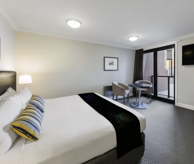 3 Bedrooms, Lake Side، Avani Queenstown Hotel 5/10