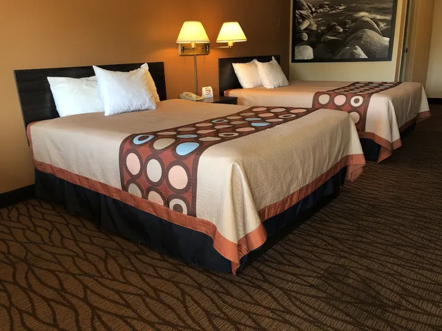 Standard, 2 Queen Beds, Mountain View, Balcony, Hotel Elevation 1/3