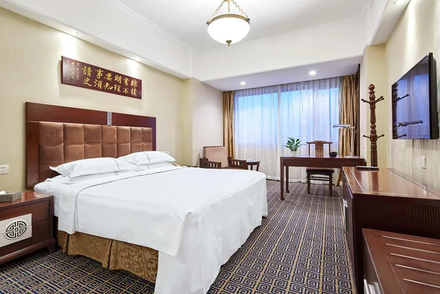 غرفة سوبيريور بسرير كوين، Grand Regency 1/1