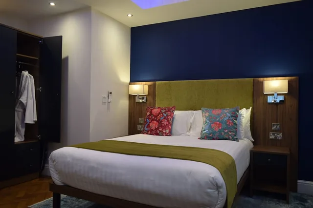 استوديو تنفيذي بسرير كينج، St Andrews Hotel B B 1/10