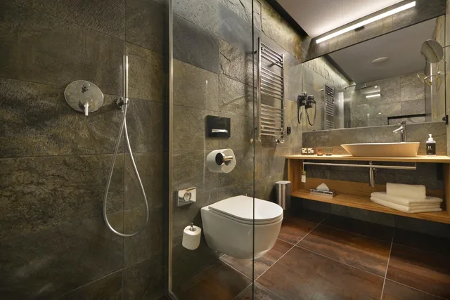 Deluxe, King Bed, Balcony or Terrace، Grand Hotel Hradec 2/4