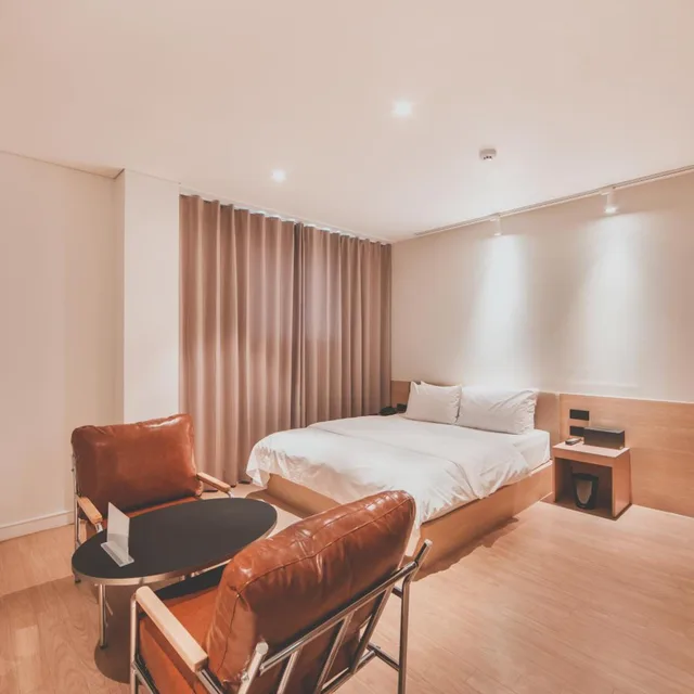 غرفة بريميوم، Hotel Insomnia 9/10