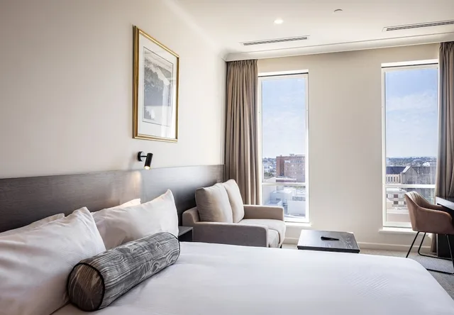 Deluxe King Room, Duxton Hotel 1/4