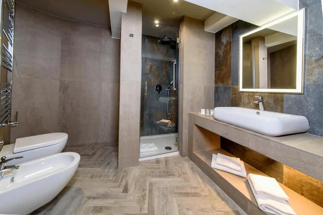 Junior Suite, Double Bed, Sofa, Just Hotel Milano 3/3