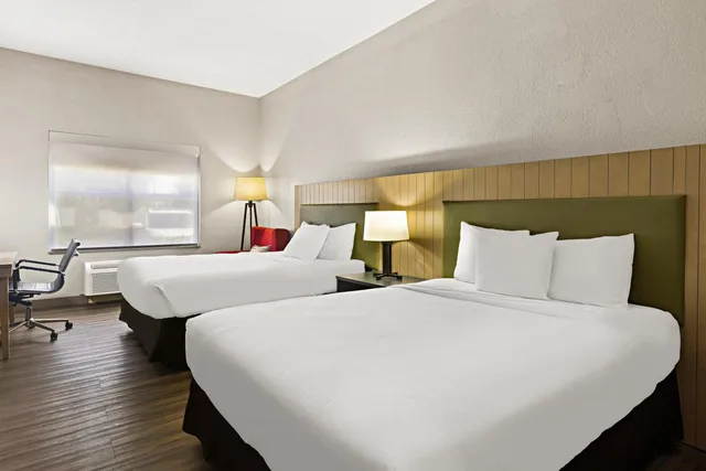 جناح بسريرين كوين مع أريكة، Country Inn and Suites By Radisson Hinesville GA 2/6