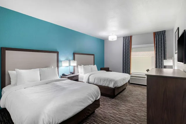غرفة بسريرين كوين، Clarion Inn & Suites Dfw North 2/5