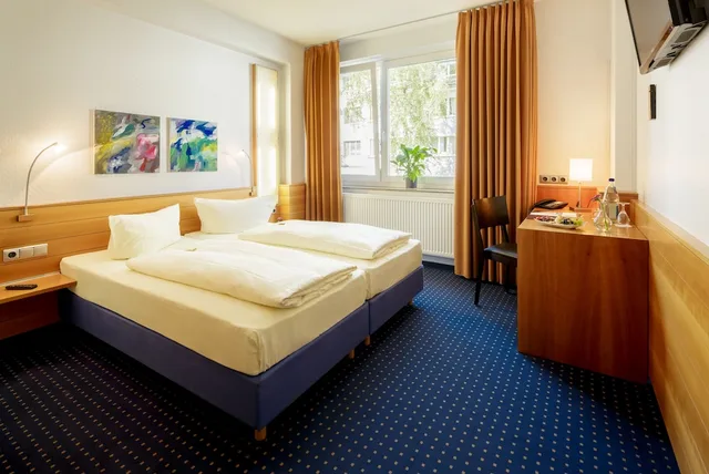 غرفة قياسية بسرير مزدوج أو سريرين منفصلين، Messehotel Koln Deutz Formerly Kolpinghaus Messehotel 1/4