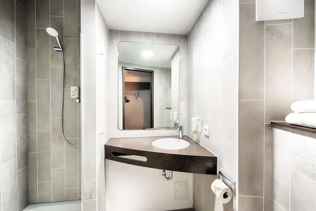 غرفة ثلاثية بثلاثة أسرّة، B&B Hotel Kempten 5/6
