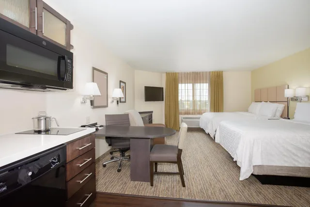 جناح بسرير مزدوج، Candlewood Suites Cheyenne 3/6