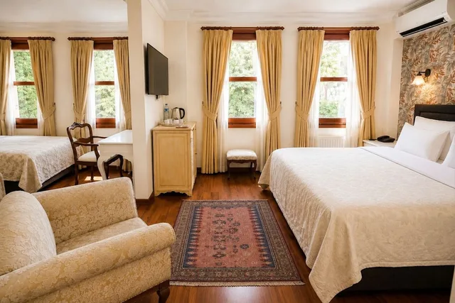 غرفة عائلية رباعية بسريرين كوين، Hotel Sari Konak 4/10