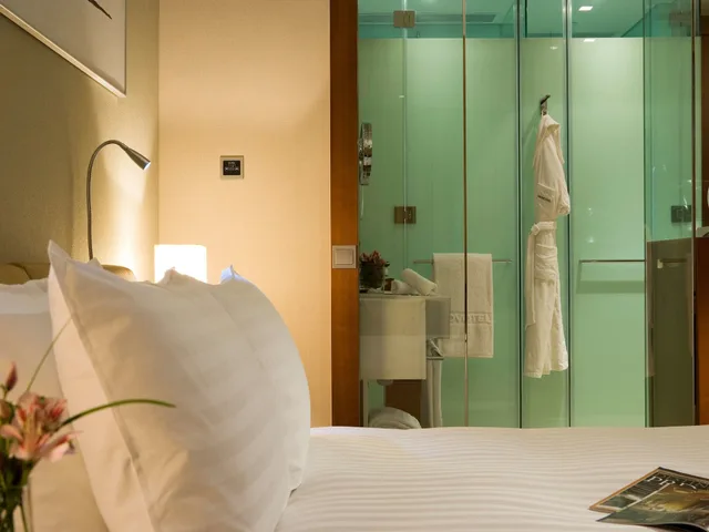 غرفة سوبيريور بسرير كوين، Novotel Citygate Hotel Hong Kong 5/7