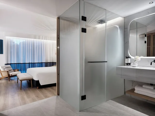 غرفة كلاسيكية بسرير كينج، InterContinental Crete by IHG 4/4