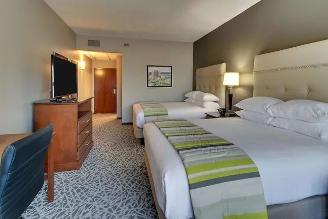 غرفة بسريرين كوين، Drury Inn & Suites Columbus Polaris 4/8