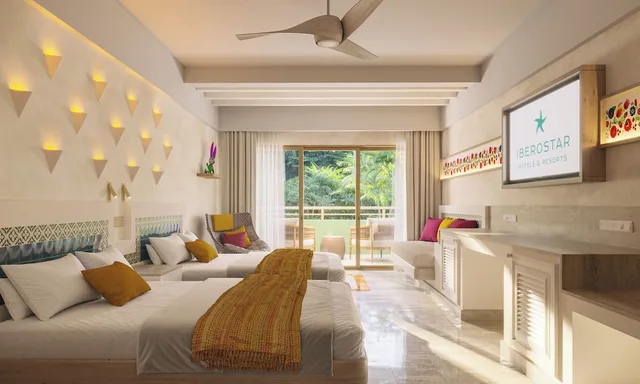 Premium, 2 Double Beds, Tropical View، Iberostar Waves Quetzal 6/10