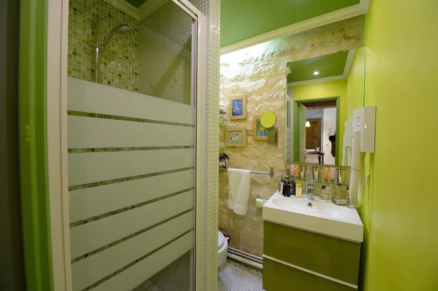 Green, Valley, Studio, Suite، Les Patios Du Marais 2/4