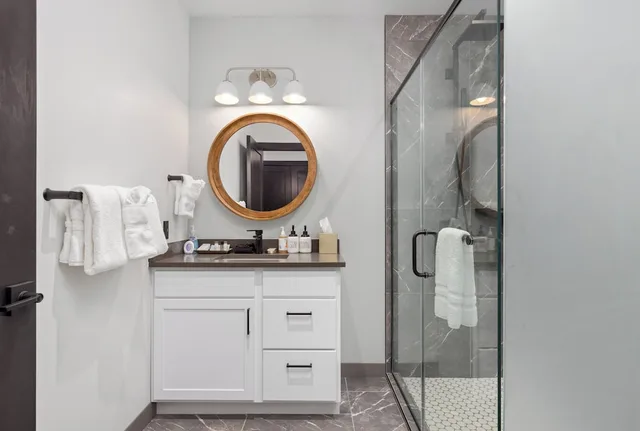 جناح بسرير فردي بغرفتي نوم لذوي الإعاقة، Indigo Silverthorne 8/8