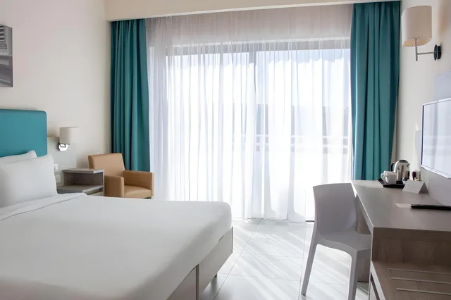 غرفة قياسية بشرفة بإطلالة جزئية على البحر، Riviera Spa Resort - Adults Only 1/1