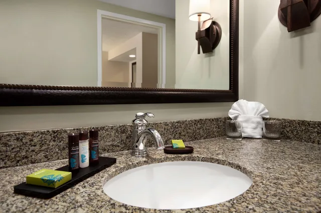 جناح بسرير كينج، Embassy Suites La Quinta & Spa 3/3