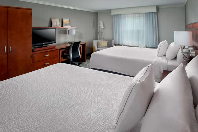 غرفة ديلوكس بسريرين كوين، Sonesta Select Tinton Falls Eatontown 1/2