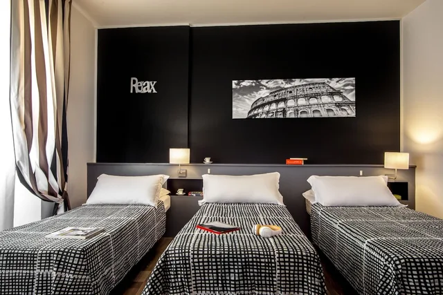 Comfort, Quadruple, 4 Beds, Radio Hotel 1/3