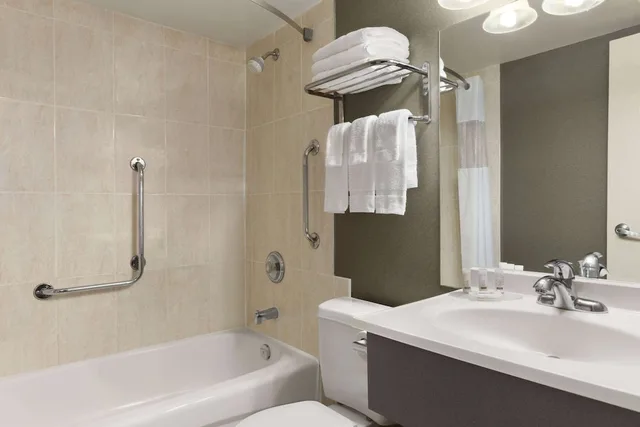 غرفة بسريرين كوين، Days Inn by Wyndham Fallsview 3/4