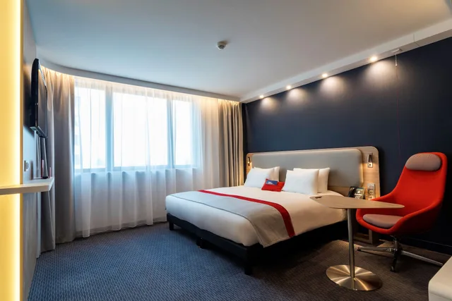 Standard, Twin Beds, Accessible, HOLIDAY INN EXPRESS PARIS - CDG AIRPORT 1/6