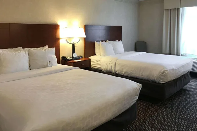 Room, 2 Queen Beds, Pool View, Clarion Hotel & Conference Center Toms River 7/10
