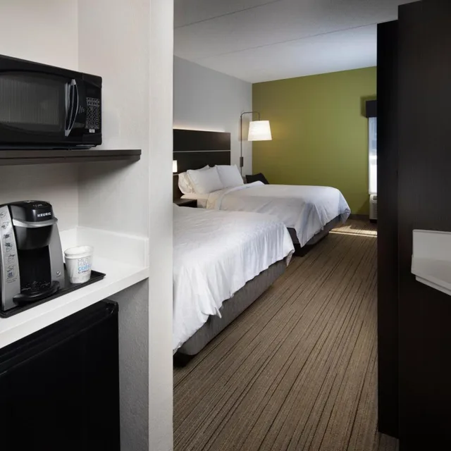 Room, Twin Beds, Accessible, Holiday Inn Express Middlesboro 3/5