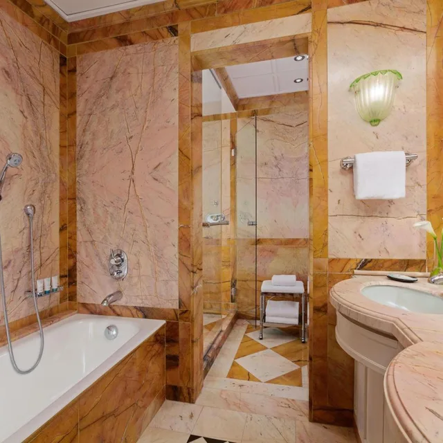 جناح غراند فاخر بسريرين منفصلين، The Westin Excelsior Roma 6/10